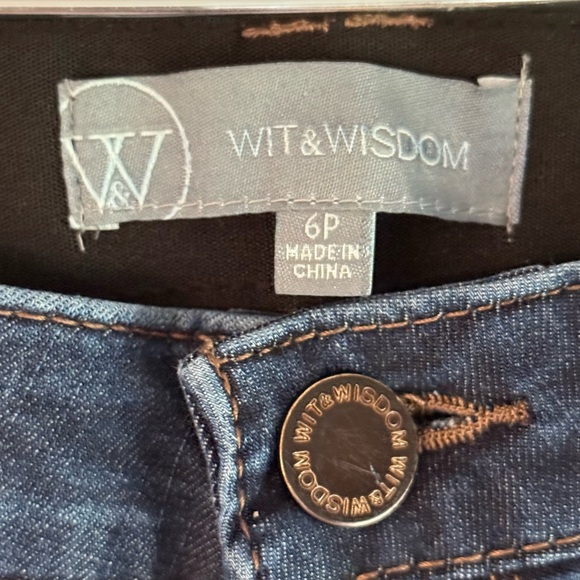 Wit & Wisdom Ab-Solution Skinny Jeans • Dark Wash • Size 6P - Picture 6 of 7